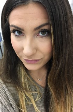 sampling the It Cosmetics Mascara